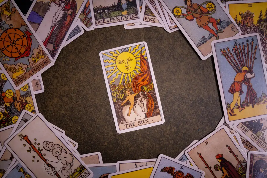 Using Love Tarot Reading To Navigate Heartbreak in Washington, DC